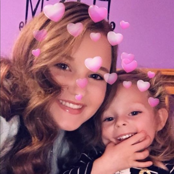 Meet your Posher, Hailey - Picture 1 of 1